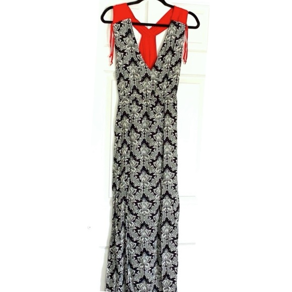 THML clothing Red Black White Dámask Print Maxi - Picture 2 of 11
